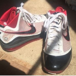 Lebron 7’s    Size 10.5